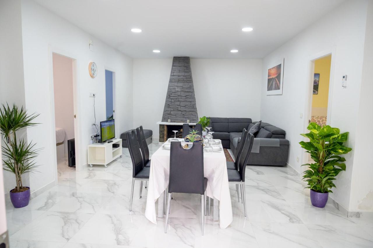 Relax House Barcelone Villa Сант Естеве Сесровирес Екстериор снимка