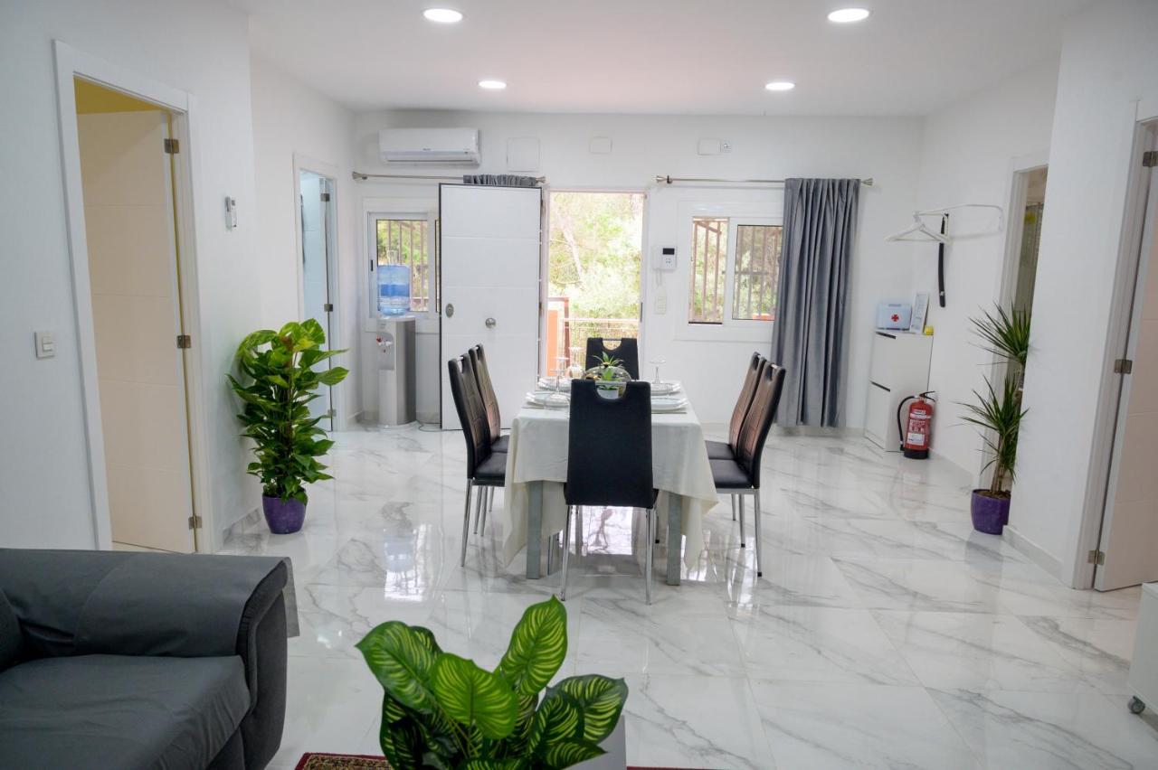 Relax House Barcelone Villa Сант Естеве Сесровирес Екстериор снимка
