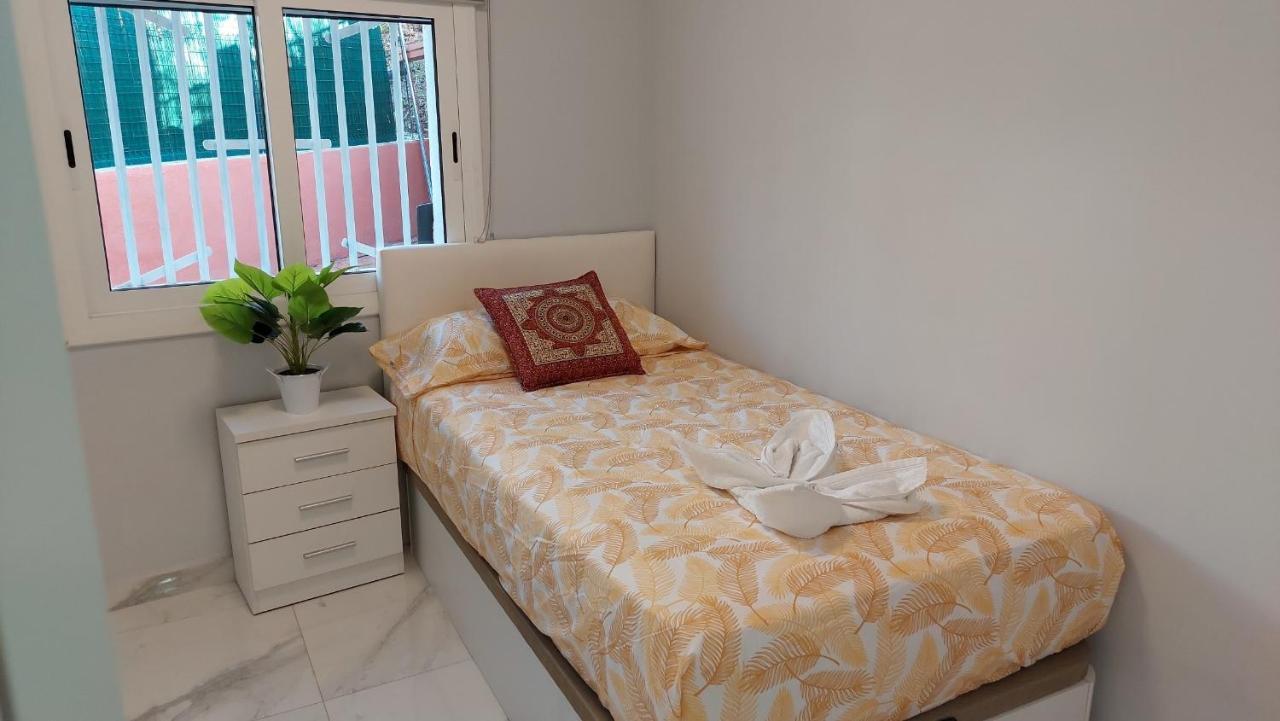 Relax House Barcelone Villa Сант Естеве Сесровирес Екстериор снимка