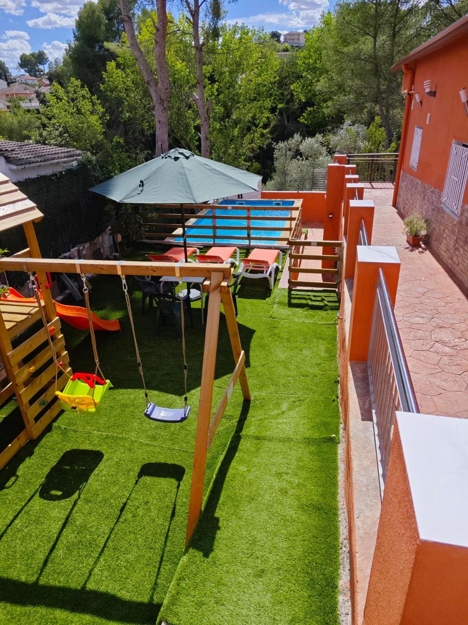 Relax House Barcelone Villa Сант Естеве Сесровирес Екстериор снимка