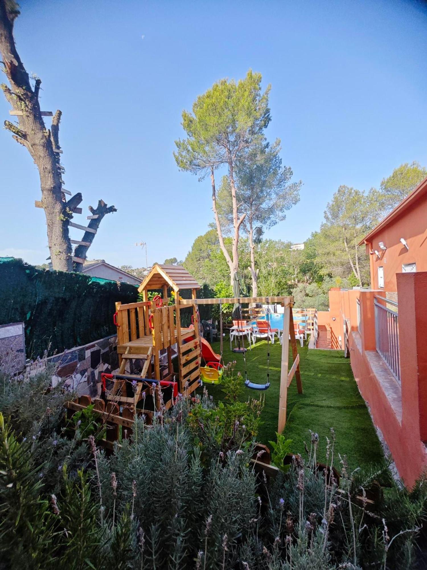 Relax House Barcelone Villa Сант Естеве Сесровирес Екстериор снимка