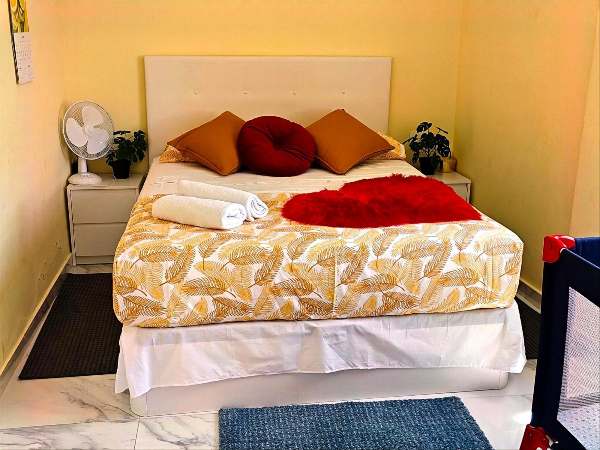 Relax House Barcelone Villa Сант Естеве Сесровирес Екстериор снимка