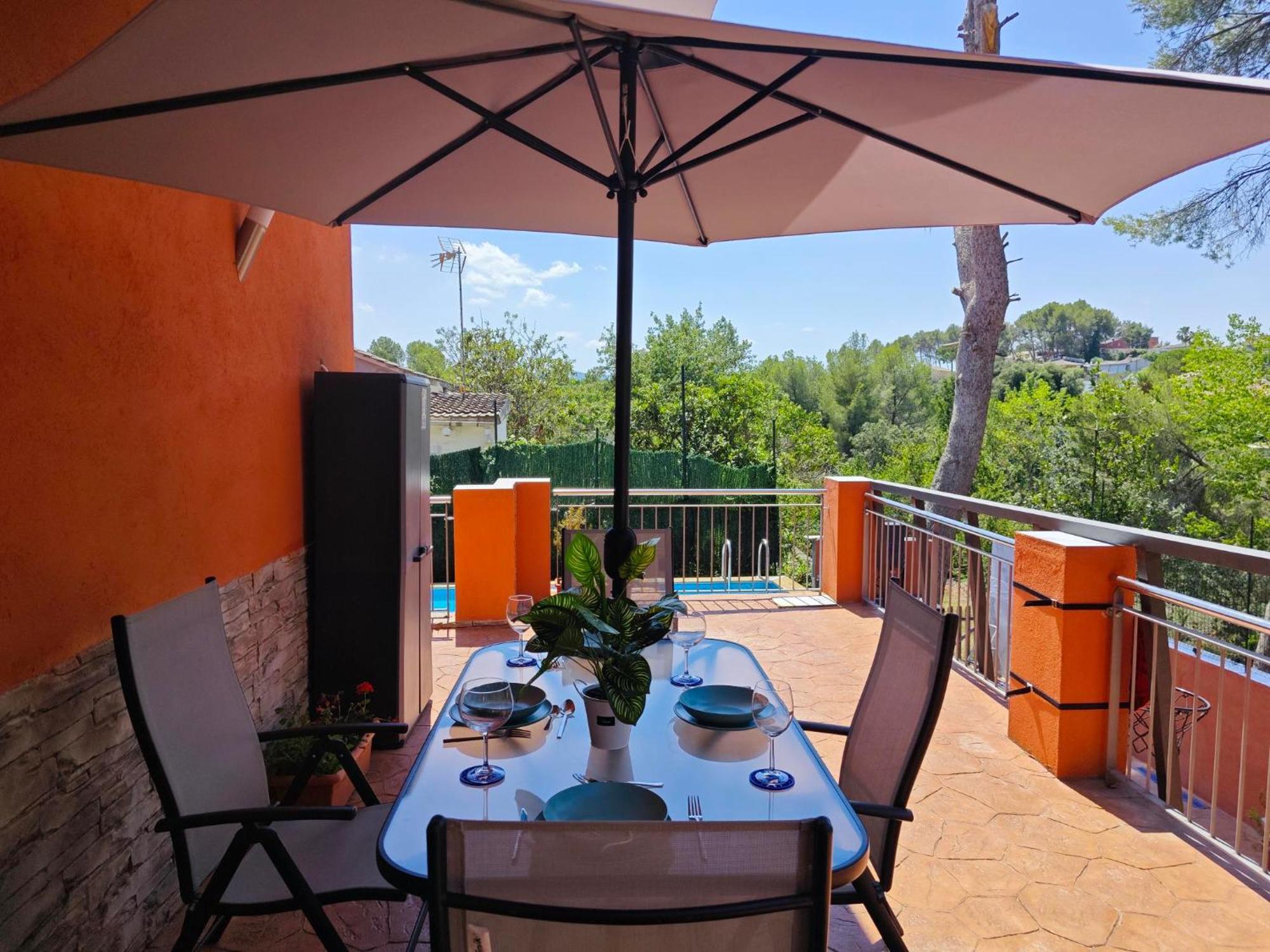 Relax House Barcelone Villa Сант Естеве Сесровирес Екстериор снимка