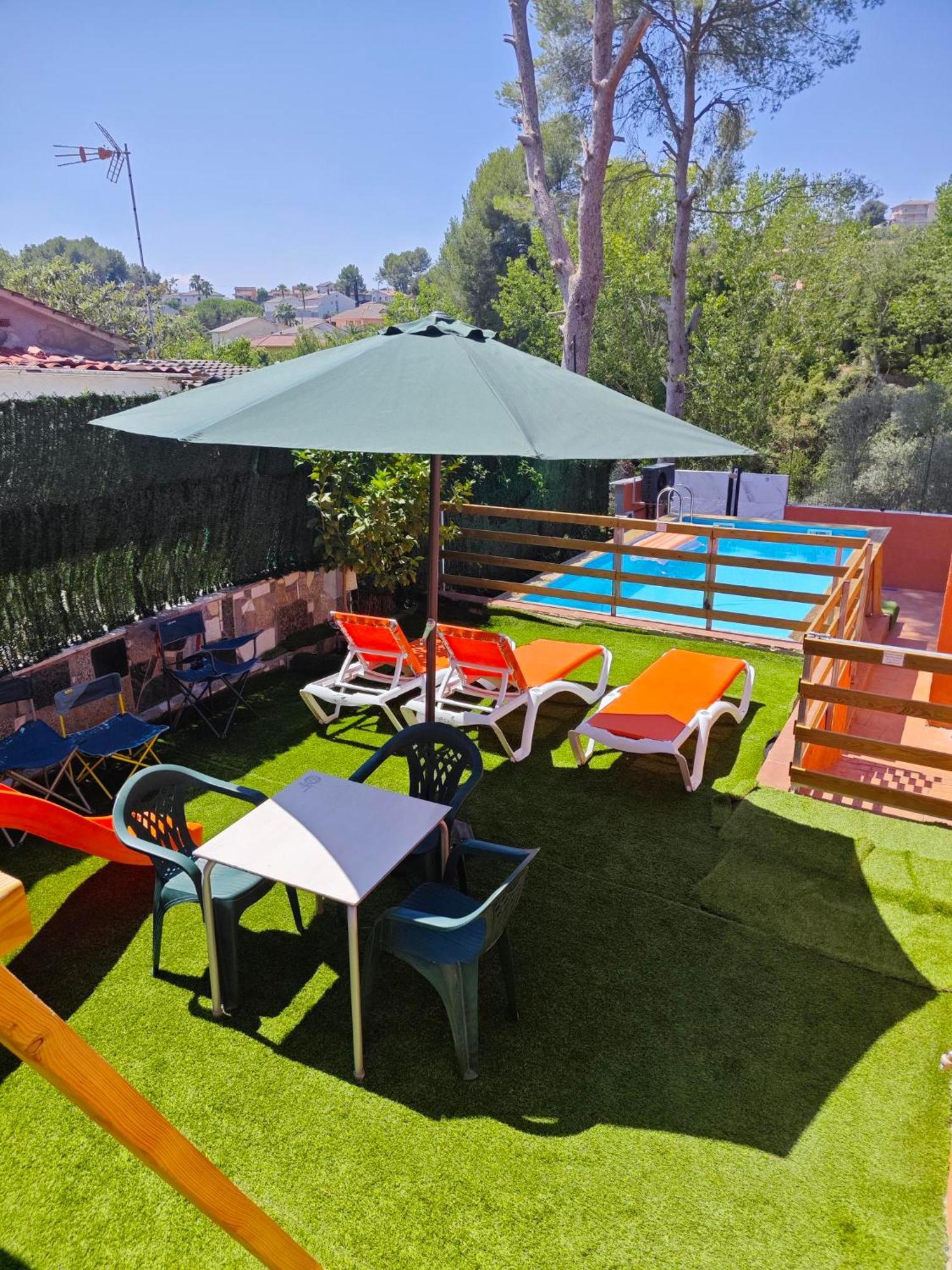 Relax House Barcelone Villa Сант Естеве Сесровирес Екстериор снимка
