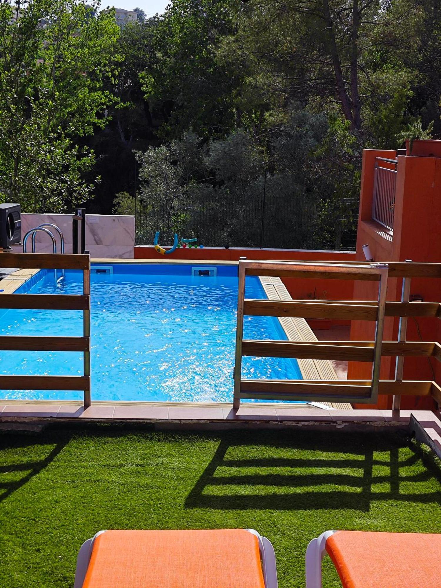 Relax House Barcelone Villa Сант Естеве Сесровирес Екстериор снимка